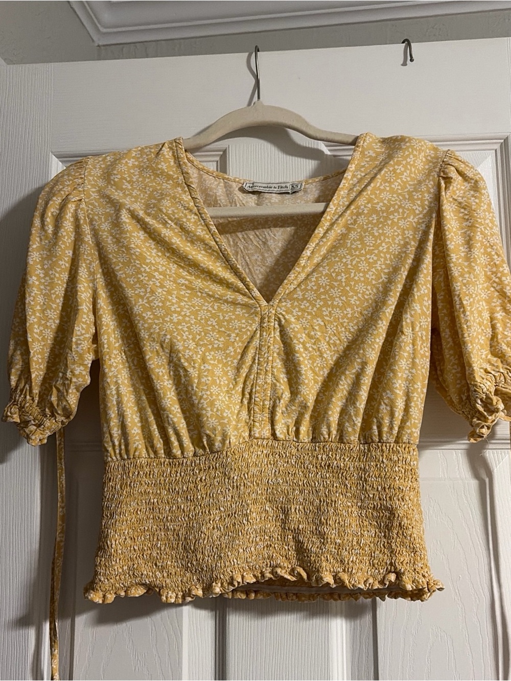 Abercrombie & Fitch Yellow Floral Smocked Waist V-Neck Top